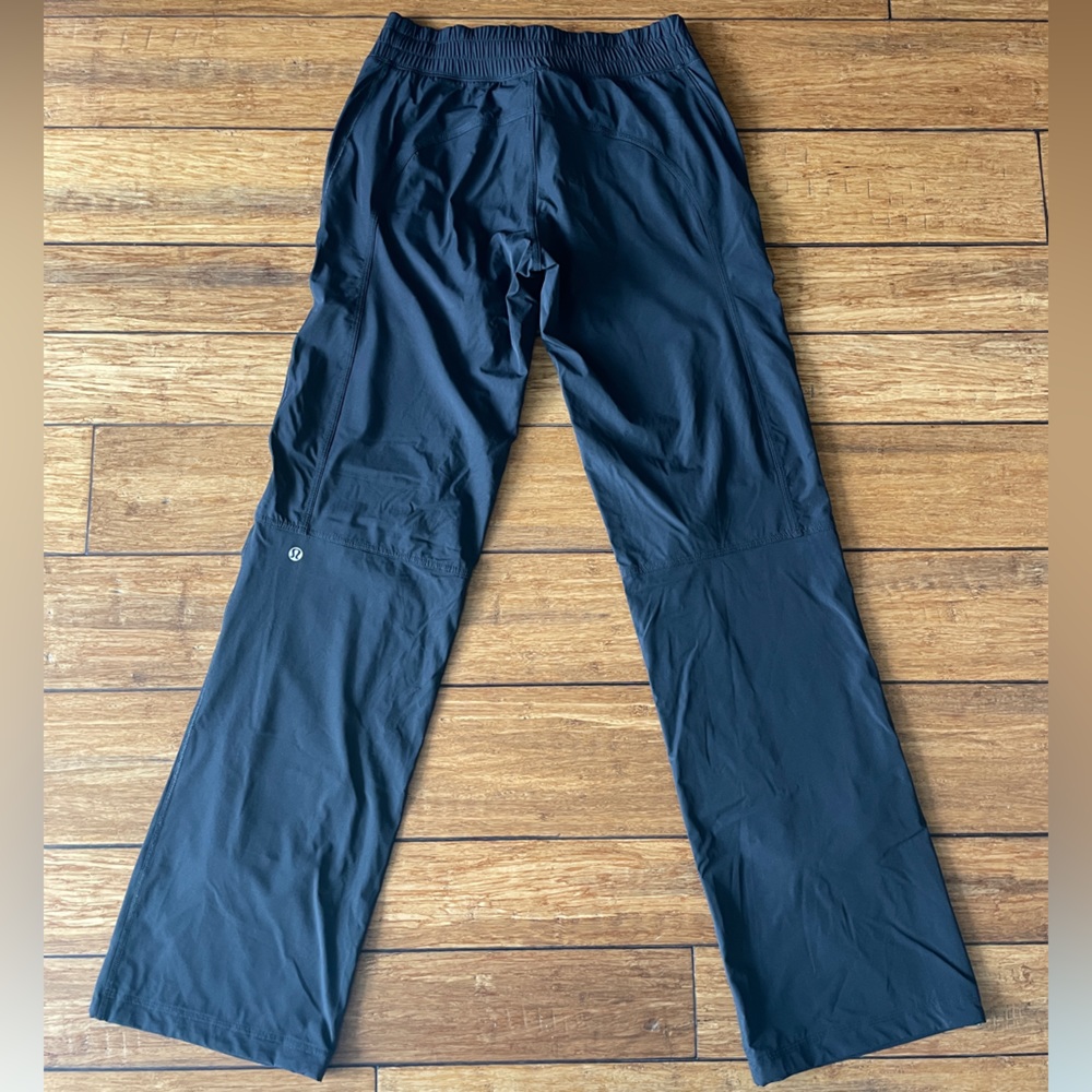 Black lululemon windbreaker legging-lined size 4